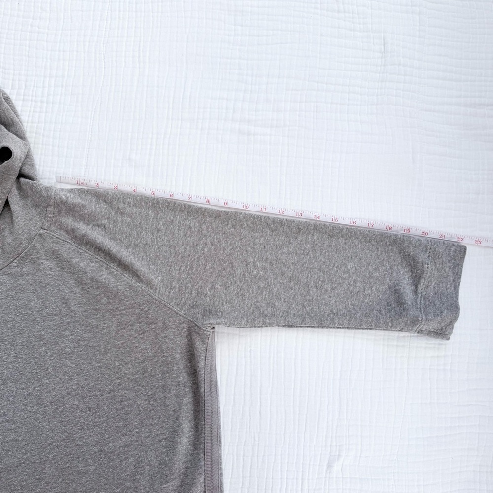 Prana gray hoodie sweatshirt size XL -Cropped with shorter long sleeves - Picture 12 of 15